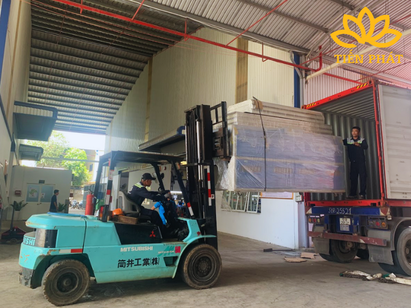 Dịch vụ bốc xếp container | Bảng giá bốc xếp container rẻ 2 boc xep container la gi