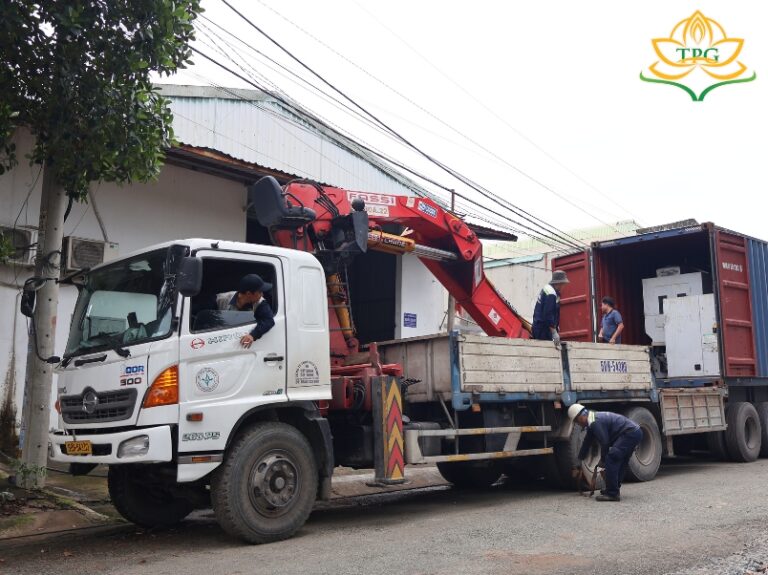 Dịch vụ bốc xếp container tại TPHCM | Bốc vác hàng giá rẻ