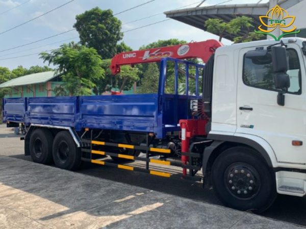Hướng dẫn vận hành xe cẩu thùng tự hành cho người mới 9 Huong dan van hanh xe cau tu hanh