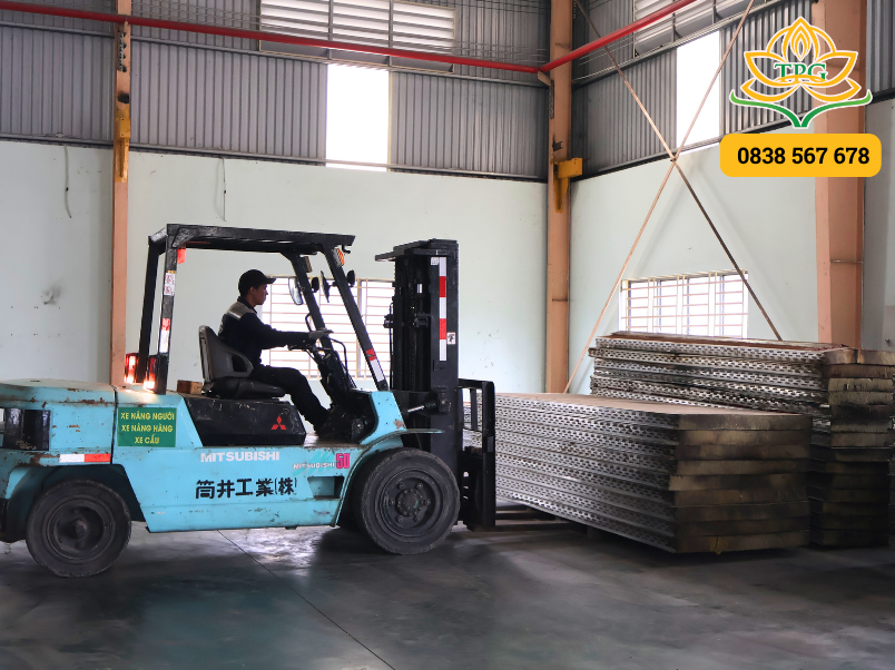 Cho thuê xe nâng hàng điện và dầu tại Bình Dương uy tín, giá tốt 7 hinh anh cho thue xe nang tai binh duong