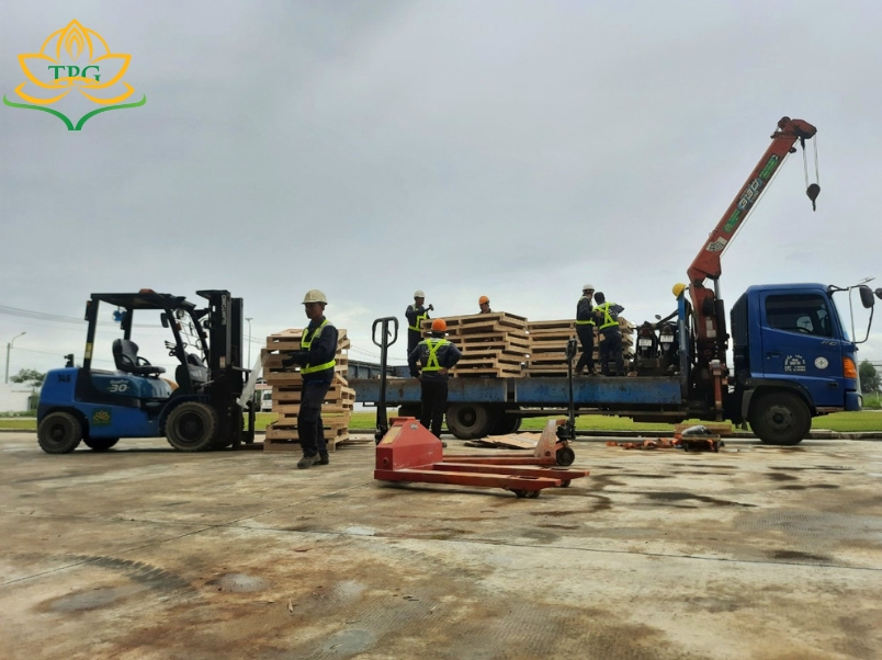 Cho thuê xe cẩu Dĩ An uy tín, giá rẻ 22 Cho thue xe cau Di An