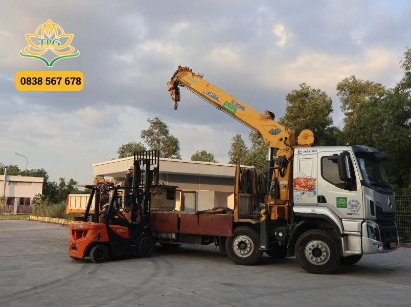 Bảng giá cho thuê xe cẩu thùng, cẩu Kato, xe cẩu chân nhện tại Đồng Nai 1 cho thue xe cau tu hanh