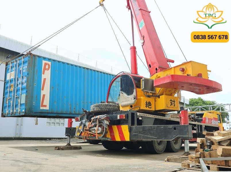 Xe cẩu bánh lốp là gì? Các loại xe cẩu bánh lốp phổ biến và ứng dụng 5 uu va nhuoc diem cua xe cau banh lop