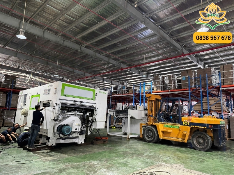 hinh anh di doi may moc cong nghiep tai ca mau