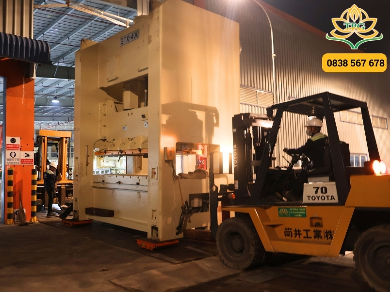 Chuyển kho xưởng, di dời máy móc tại Hà Tĩnh trọn gói giá rẻ 1 tai sao doanh nghiep tai ha tinh nen chon dich vu chuyen kho xuong cua tien phat