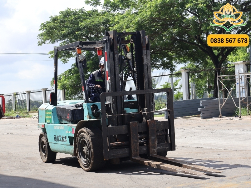 Cho thuê xe nâng hàng từ 1 tấn - 15 tấn tại Biên Hòa 5 quy trinh thue xe nang bien hoa