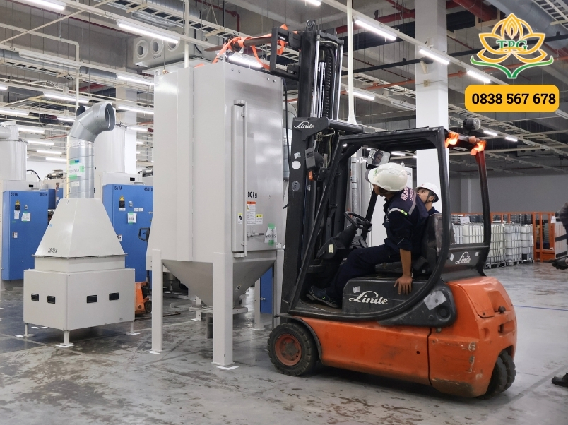 Cho thuê xe nâng hàng điện và dầu tại Dĩ An 3 xe nang dien