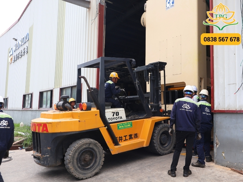 Định mức dầu xe nâng, cách tính và bảng tiêu hao nhiên liệu chi tiết 4 cac meo van hanh xe nang giup toi uu tieu hao nhien lieu