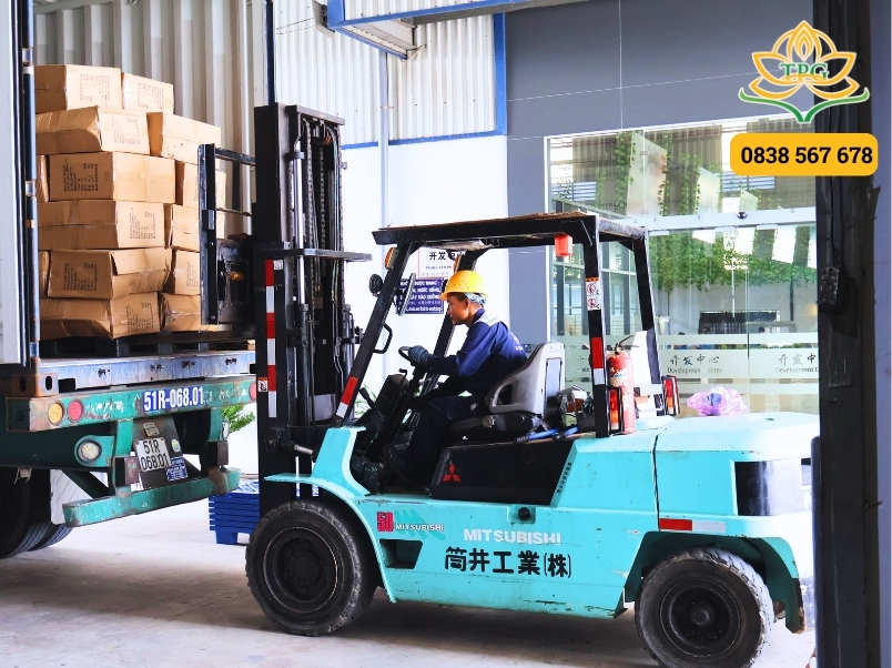 Định mức dầu xe nâng, cách tính và bảng tiêu hao nhiên liệu chi tiết 2 cac yeu to chinh anh huong den dinh muc dau xe nang tieu hao