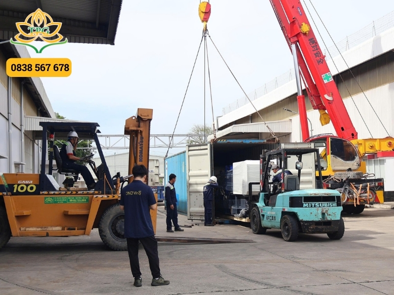 19 nguyên tắc an toàn xe nâng khi vận hành cần ghi nhớ 1 chi nguoi co tham quyen moi duoc van hanh xe nang