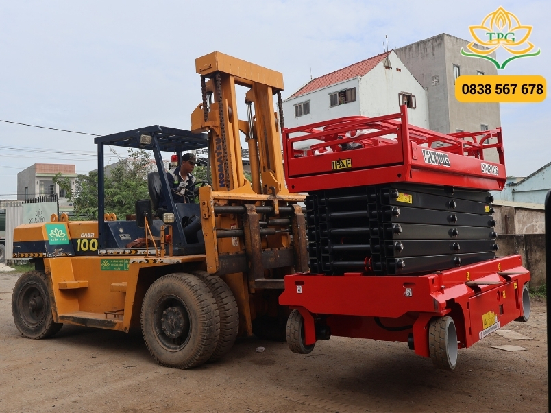 19 nguyên tắc an toàn xe nâng khi vận hành cần ghi nhớ 4 luon lam chu toc do di chuyen