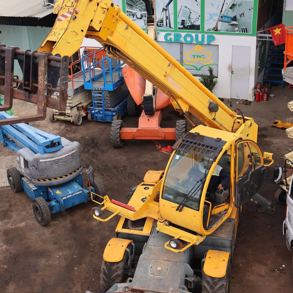 xe nang da nang telehandler
