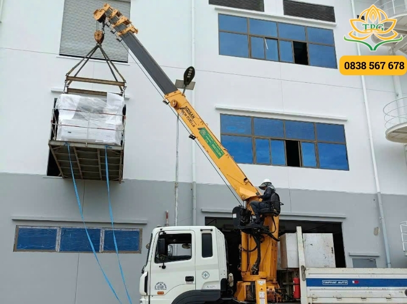 Cho thuê xe cẩu tự hành, cẩu bánh lốp, cẩu mini tại Tân Bình 4 cac dich vu cho thue xe cau tai Tan Binh
