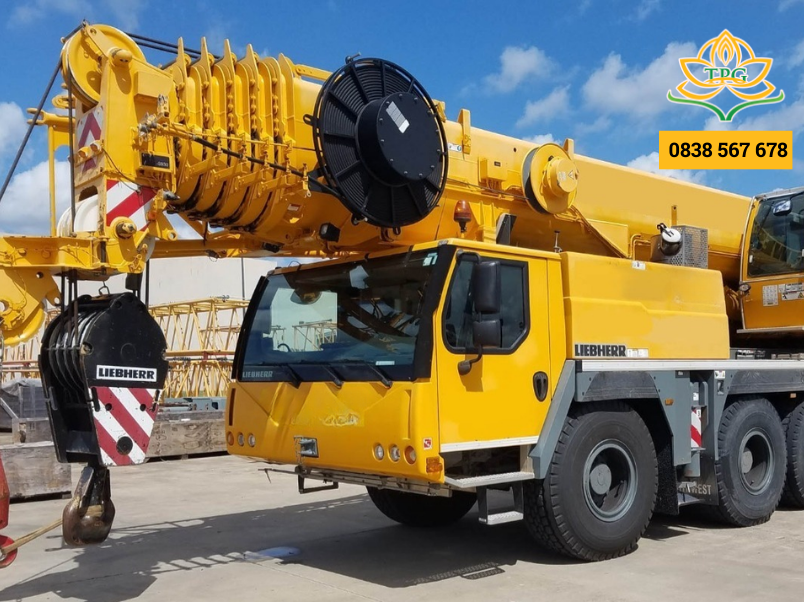 Cần cẩu bánh hơi là gì? các model thông dụng nhất 2025 5 can cau banh hoi 100 tan