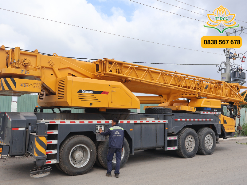 Cần cẩu bánh hơi là gì? các model thông dụng nhất 2025 4 can cau banh hoi 80 tan xcmg xct80