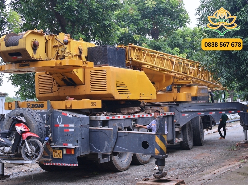 Cho thuê xe cẩu thùng, xe cẩu bánh lốp tại Quận 9 uy tín 2 cho thue xe cau banh lop kato