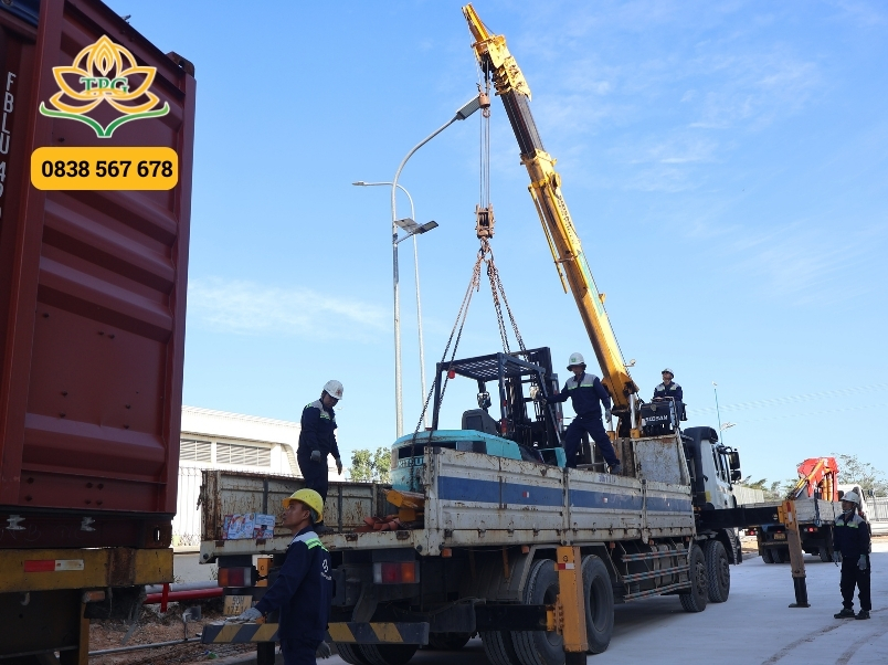 Cho thuê xe cẩu thùng, xe cẩu bánh lốp tại Quận 9 uy tín 1 cho thue xe cau thung tu hanh