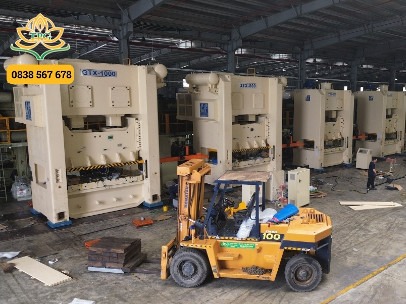Dịch Vụ Chuyển Kho Xưởng Trọn Gói tại TPHCM 3 di doi may moc