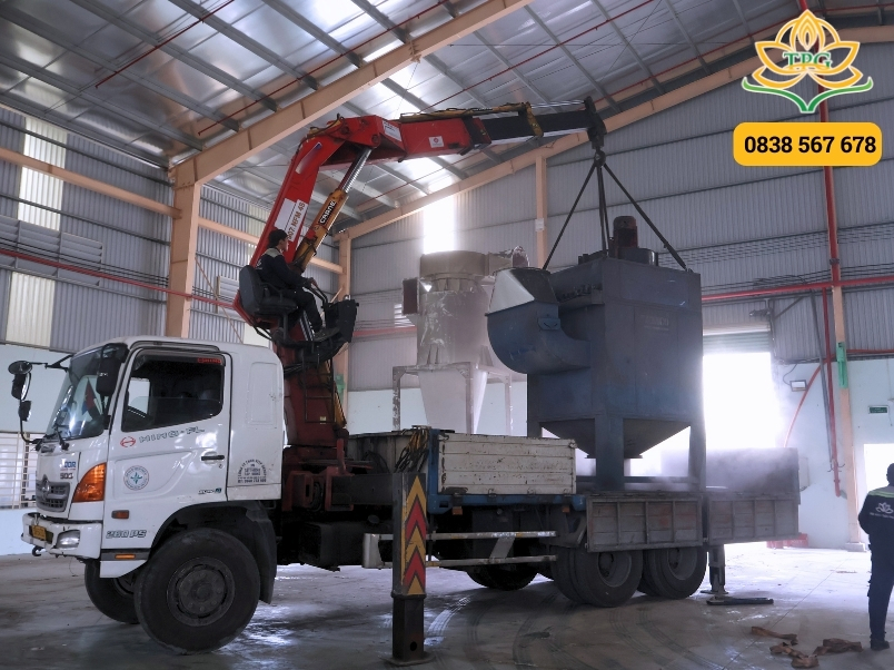 Dịch vụ cho thuê xe cẩu Quận 7 chuyên nghiệp, giá rẻ 9 du an cho thue xe cau di doi may moc tai KCX tan thuan quan 7