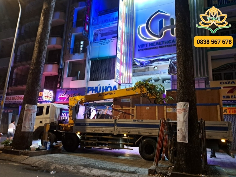 Cho thuê xe cẩu tự hành, cẩu bánh lốp, cẩu mini tại Tân Bình 9 du an cho thue xe cau van chuyen may moc tai Tan Binh
