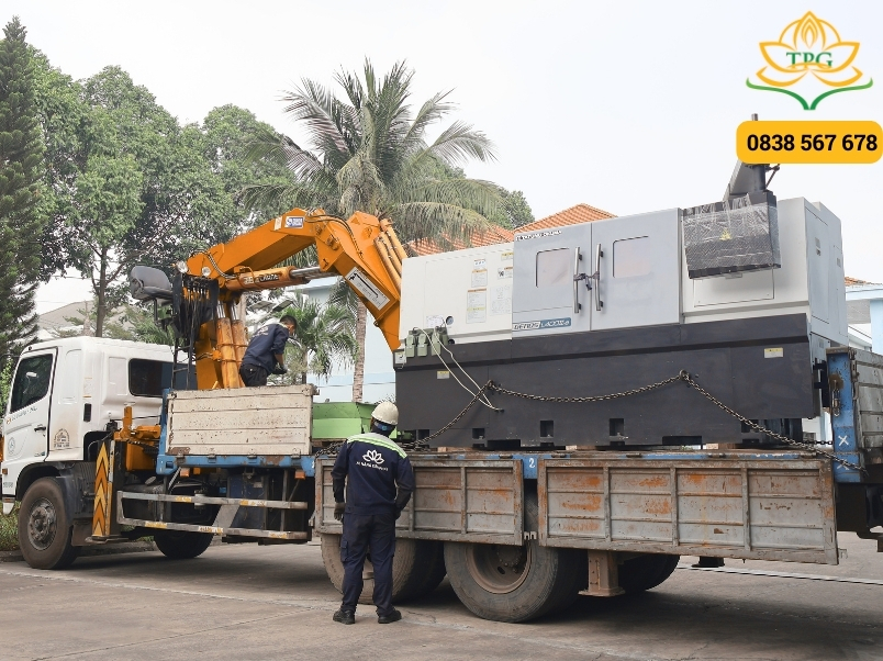 Cho thuê xe cẩu thùng, cẩu Kato tại Phú Nhuận uy tín 10 du an cho thue xe cau van chuyen thiet bi cong nghiep tai Phu Nhuan