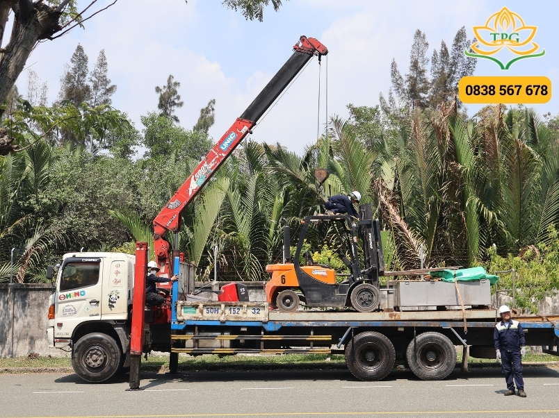 Cho thuê xe cẩu thùng, cẩu Kato tại Phú Nhuận uy tín 5 ly do nen chon thue xe cau phu nhuan cua tien phat