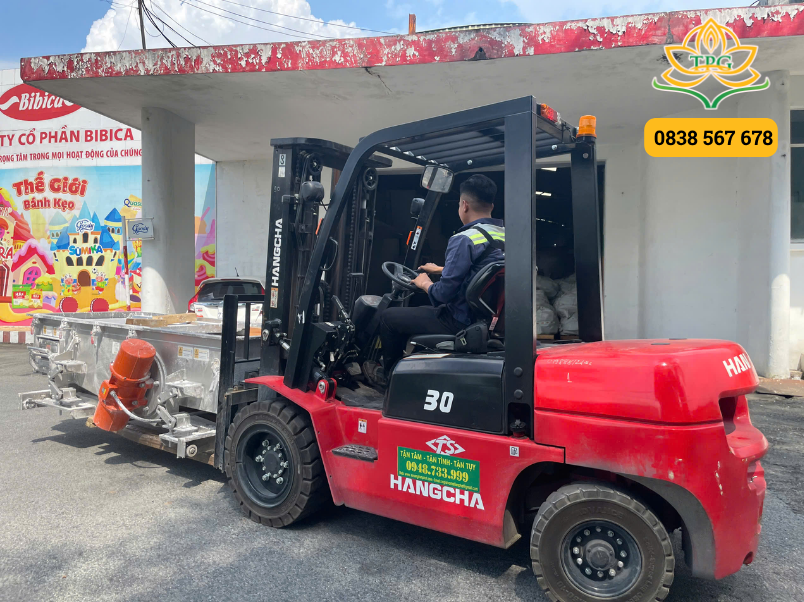 Bảng giá thuê xe nâng hàng 1 - 15 tấn mới nhất 1 gia thue xe nang dau