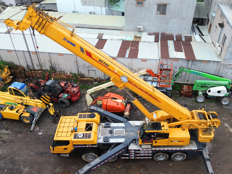 cho thuê xe cẩu bánh lốp 10 - 100 tấn
