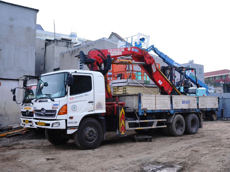 cho thuê xe cẩu tự hành 3 - 15 tấn