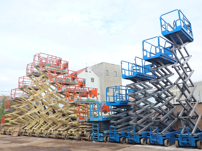 Dịch vụ mua bán, cho thuê xe nâng dầu và điện 3 cho thuê xe nâng người