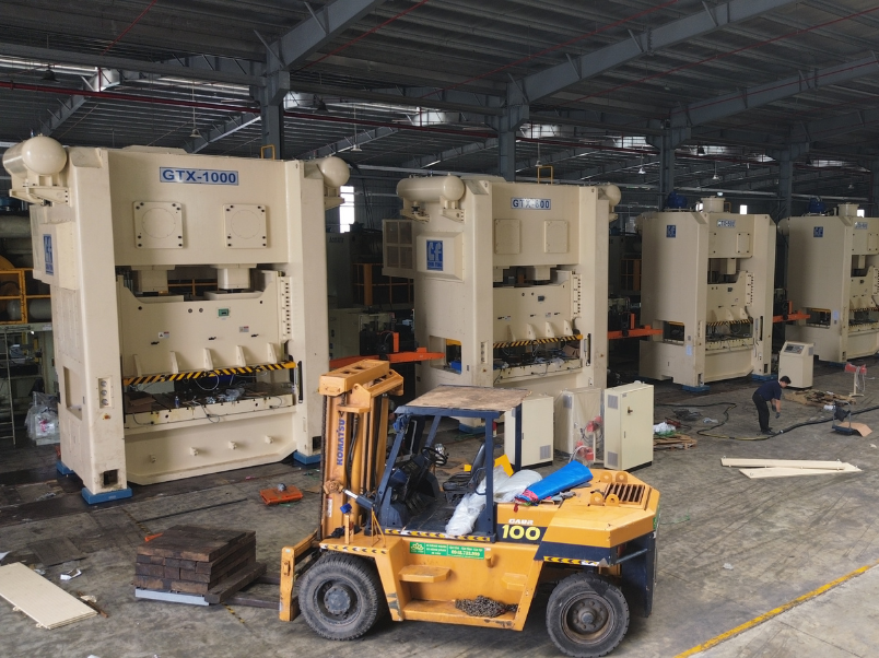 Dịch vụ di dời, lắp đặt máy móc trọn gói, uy tín giá rẻ 1 Dự án di dời dàn máy dập