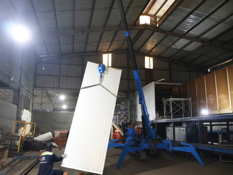 Dự án thuê xe cẩu chân nhện tháo dỡ dây chuyền