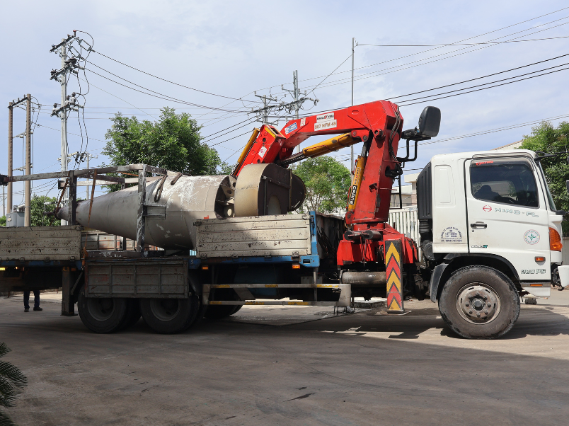 Dự án thuê xe cẩu thùng vận chuyển máy móc