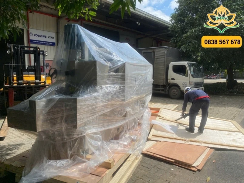 Dự án rút container và di dời máy mài tại Tây Ninh 3 khui kien go chua may mai