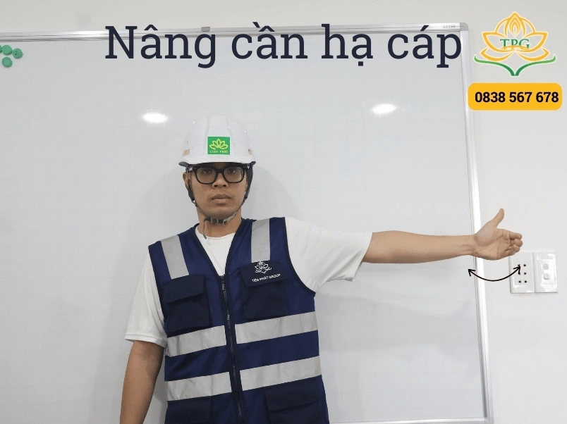 Hướng dẫn xi nhan cẩu bằng tay chuẩn để phối hợp an toàn 5 nang can ha cap