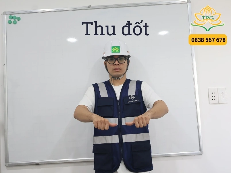 Hướng dẫn xi nhan cẩu bằng tay chuẩn để phối hợp an toàn 10 thu dot