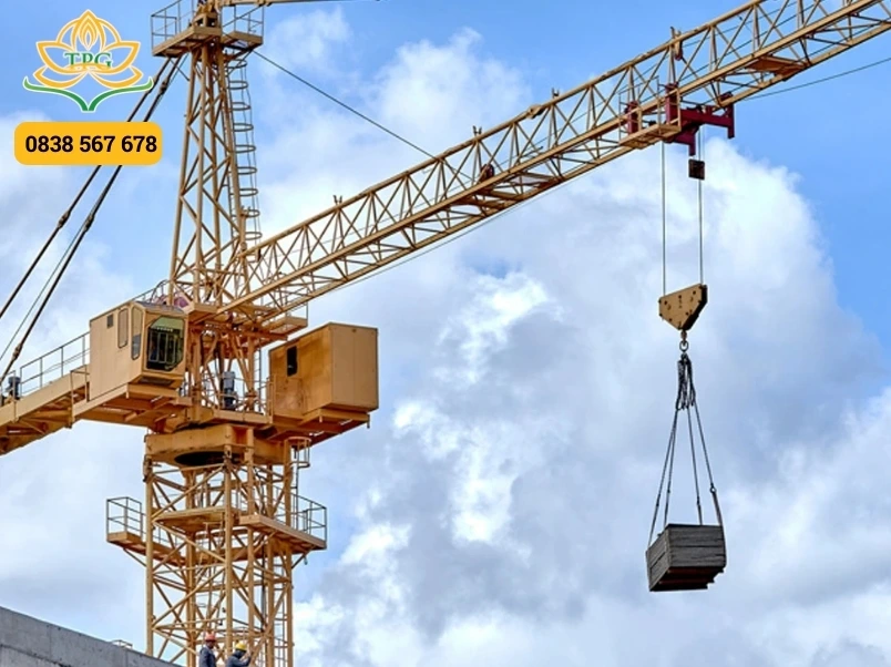 Cẩu tháp là gì? Công dụng, cấu tạo và phân loại cần trục tháp 3 ung dung cua cau thap