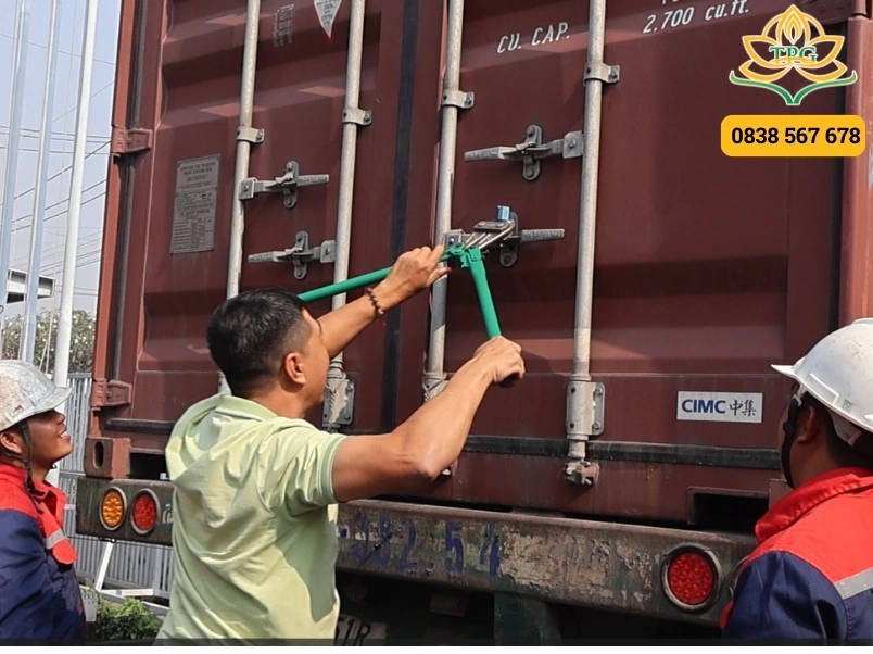 cat va mo niem phong seal container