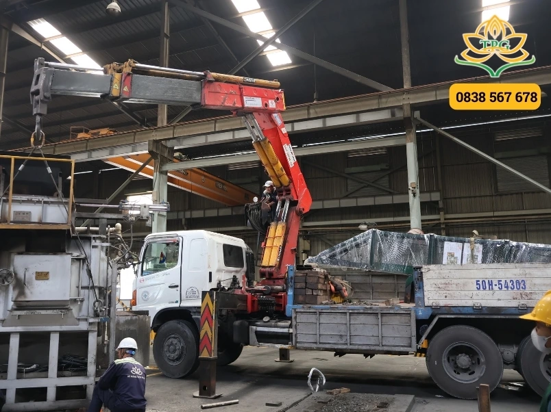 So sánh và lựa chọn xe cẩu: Hướng dẫn chi tiết cho doanh nghiệp 3 loi khuyen khi lua chon xe cau