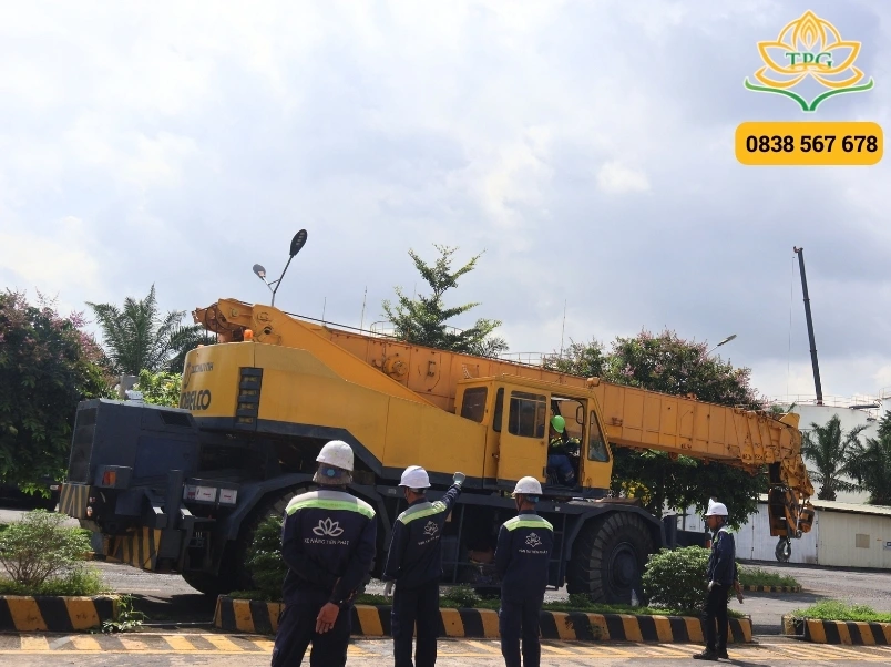 cho thue xe cau banh lop