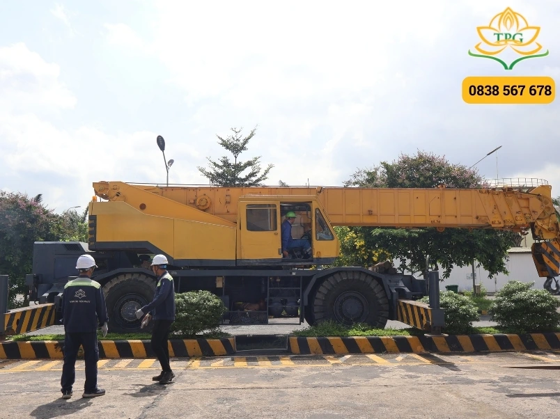 cho thue xe cau banh lop