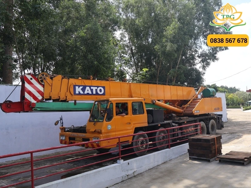 cho thue xe cau banh lop