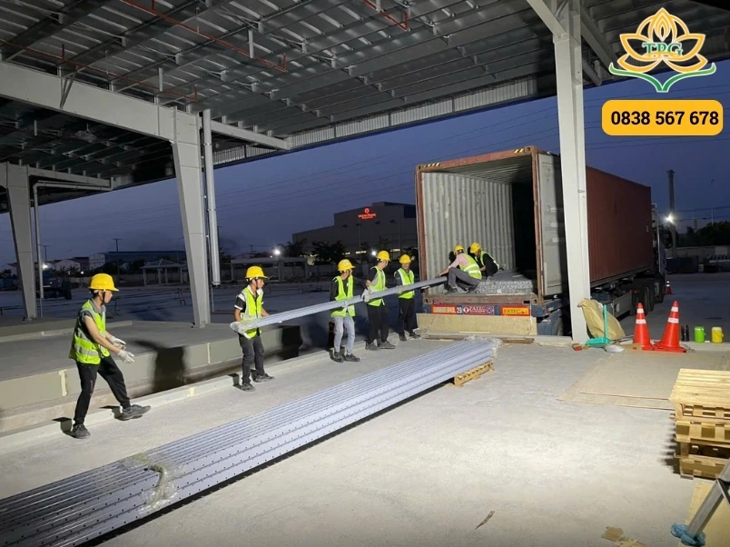 cung cap nhan cong sang container hang hoa long an