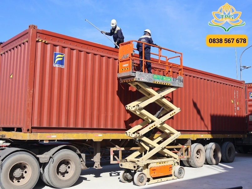 hinh anh dong container tai kcn song than