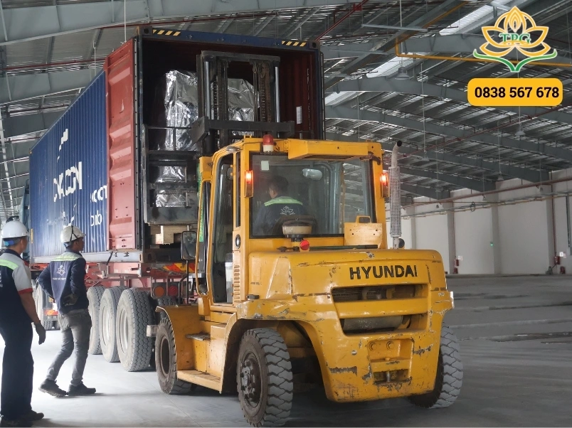 Cho thuê xe nâng dầu và điện, tải trọng 1.5 - 20 tấn tại Long Thành 2 thue xe nang dau long thanh