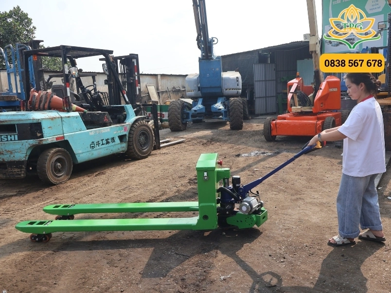 Cho thuê xe nâng điện và dầu, tải trọng 1.5 - 20 tấn tại Định Quán 1 thue xe nang dien dinh quan