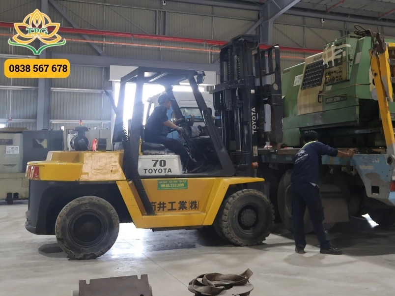Cho thuê xe nâng 1.5 tấn, 3 tấn, 5 tấn, 10 tấn, 15 tấn tại Hóc Môn trọn gói 1 cho thue xe nang dau